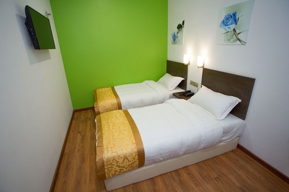 Hotel Zamburger Nur Ramadhan - Previously G Home Hotel Kota Bharu Exteriör bild