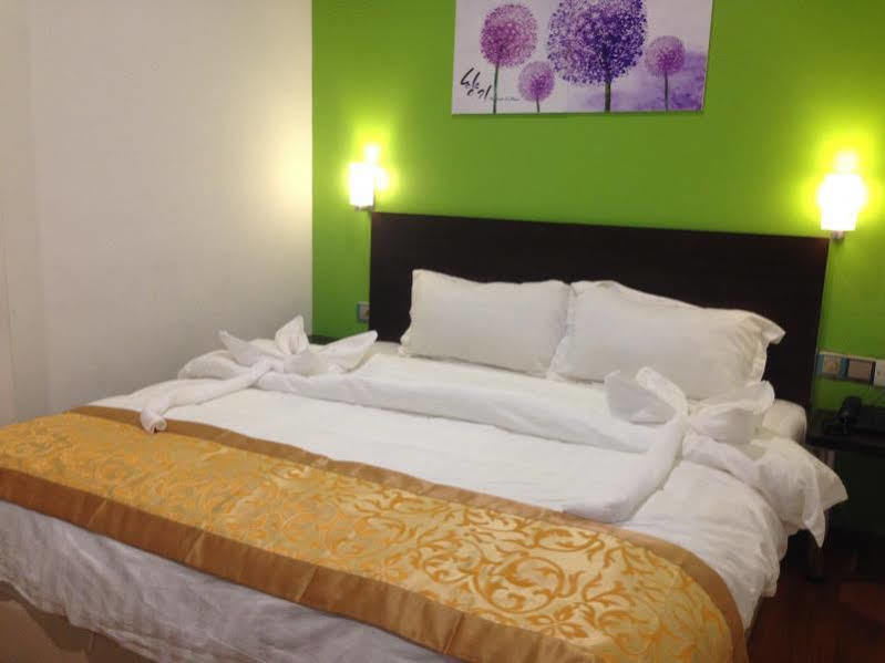 Hotel Zamburger Nur Ramadhan - Previously G Home Hotel Kota Bharu Exteriör bild